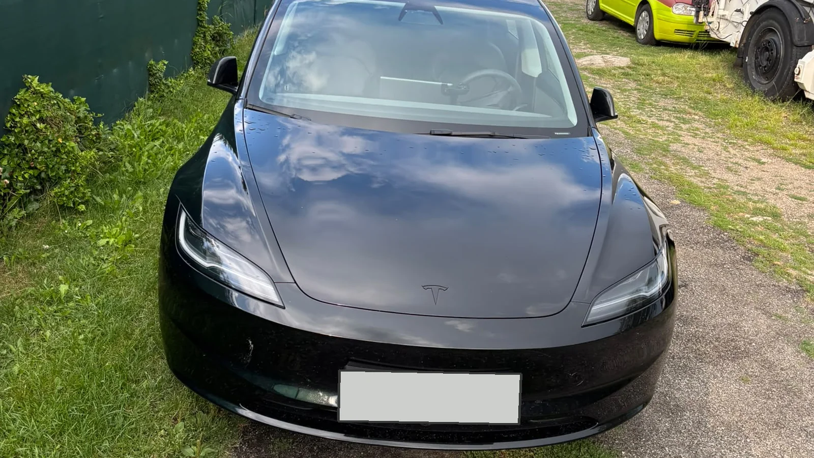 Černá Tesla Model 3 z flotily Wagner Fleet